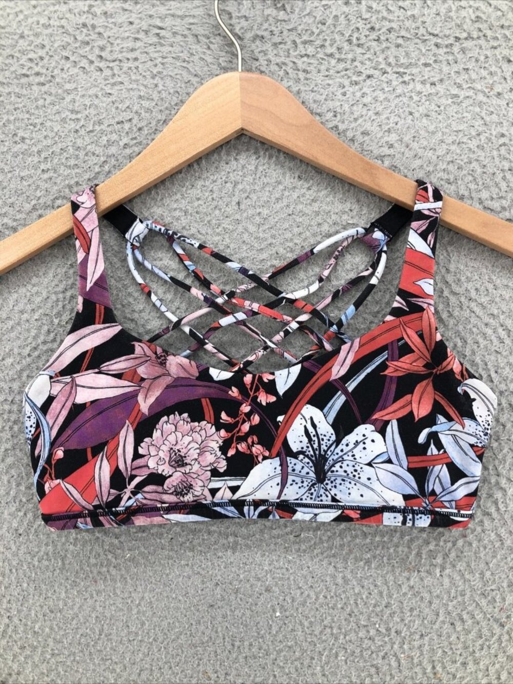 Lululemon Free To Be Bra Wild Womens 6 Small Multi Floral Crossback Straps Yoga